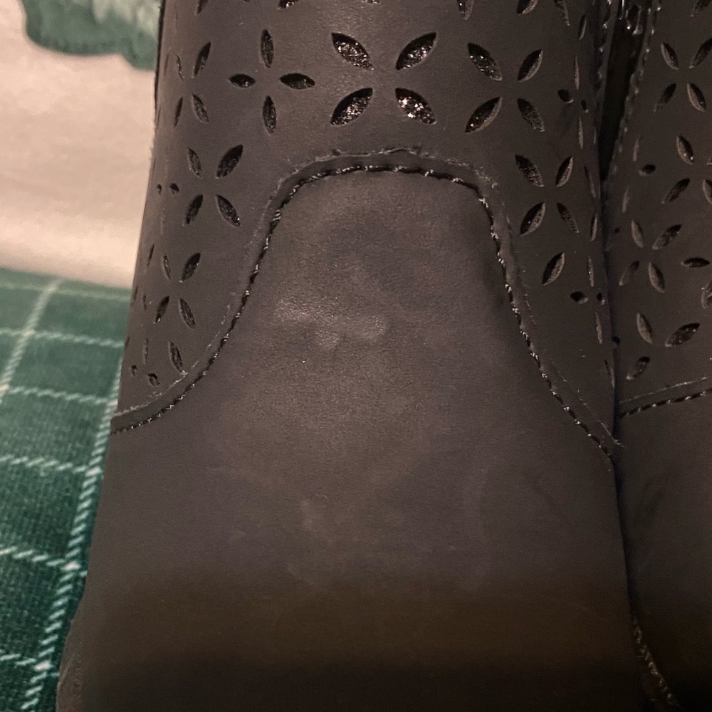 Black laser cute floral glitter accent booties - Picture 3 of 10